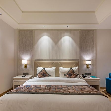 Sandoz Amritsar Near Golden Temple Екстериор снимка