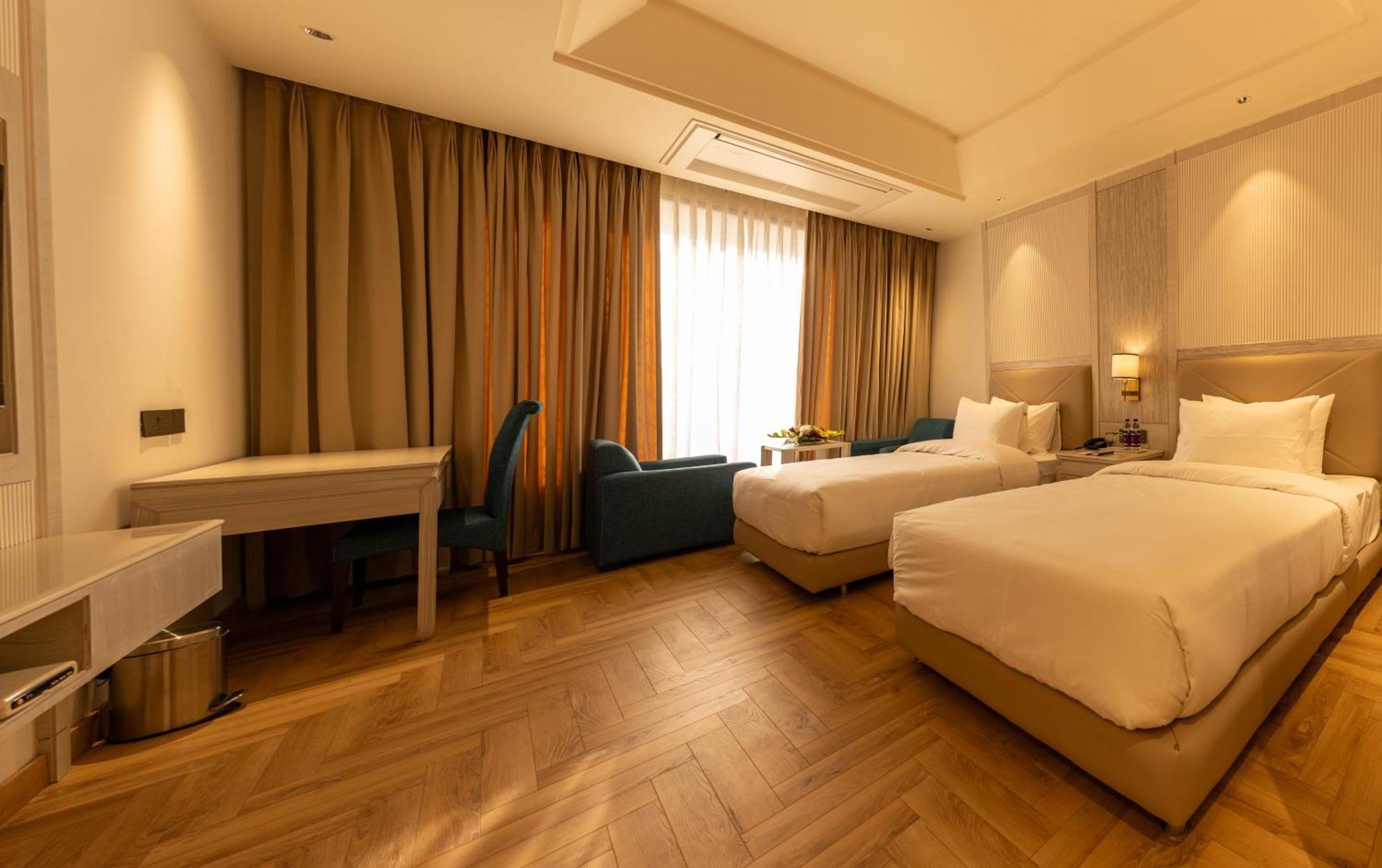 Sandoz Amritsar Near Golden Temple Екстериор снимка