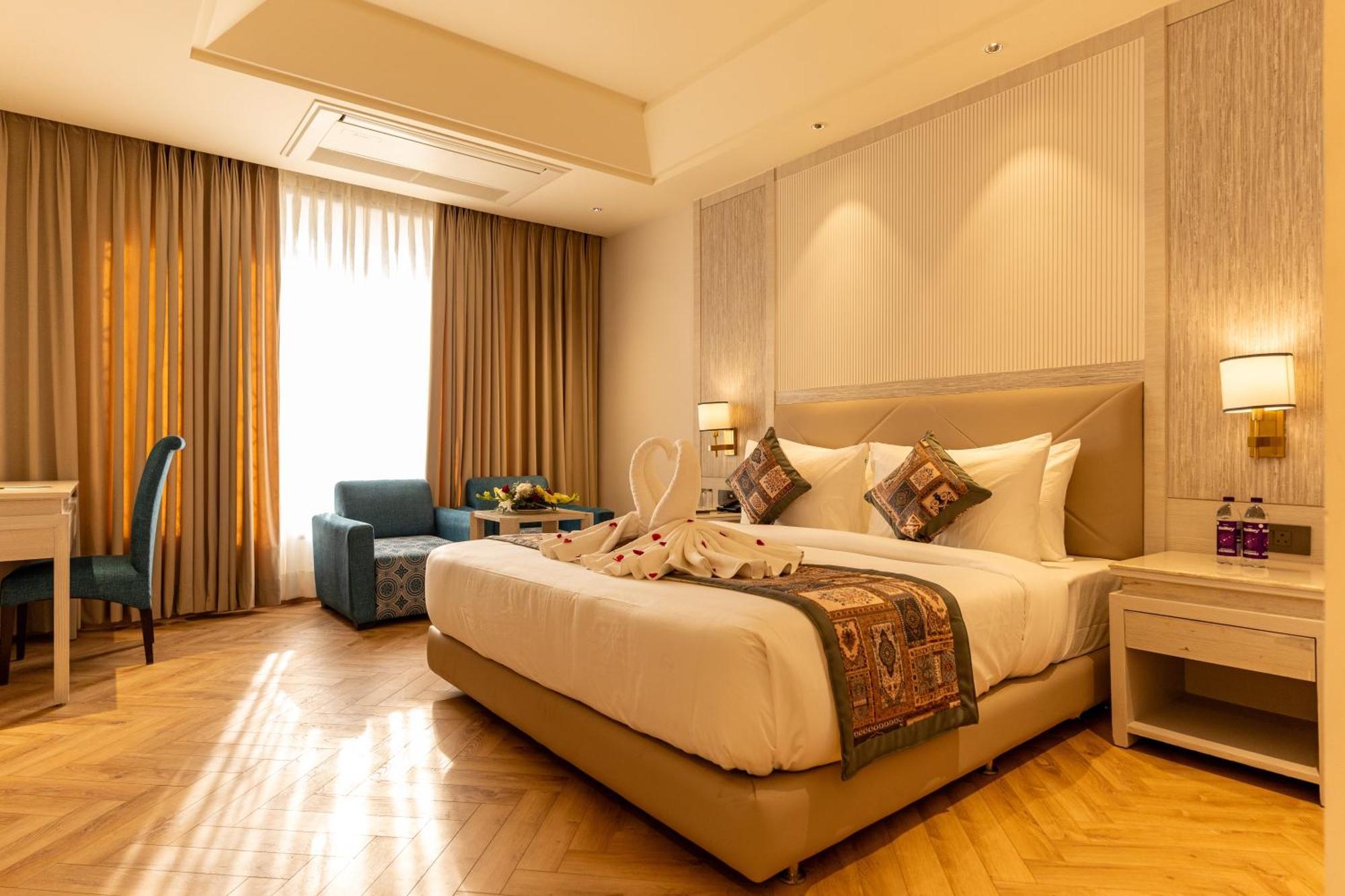 Sandoz Amritsar Near Golden Temple Екстериор снимка