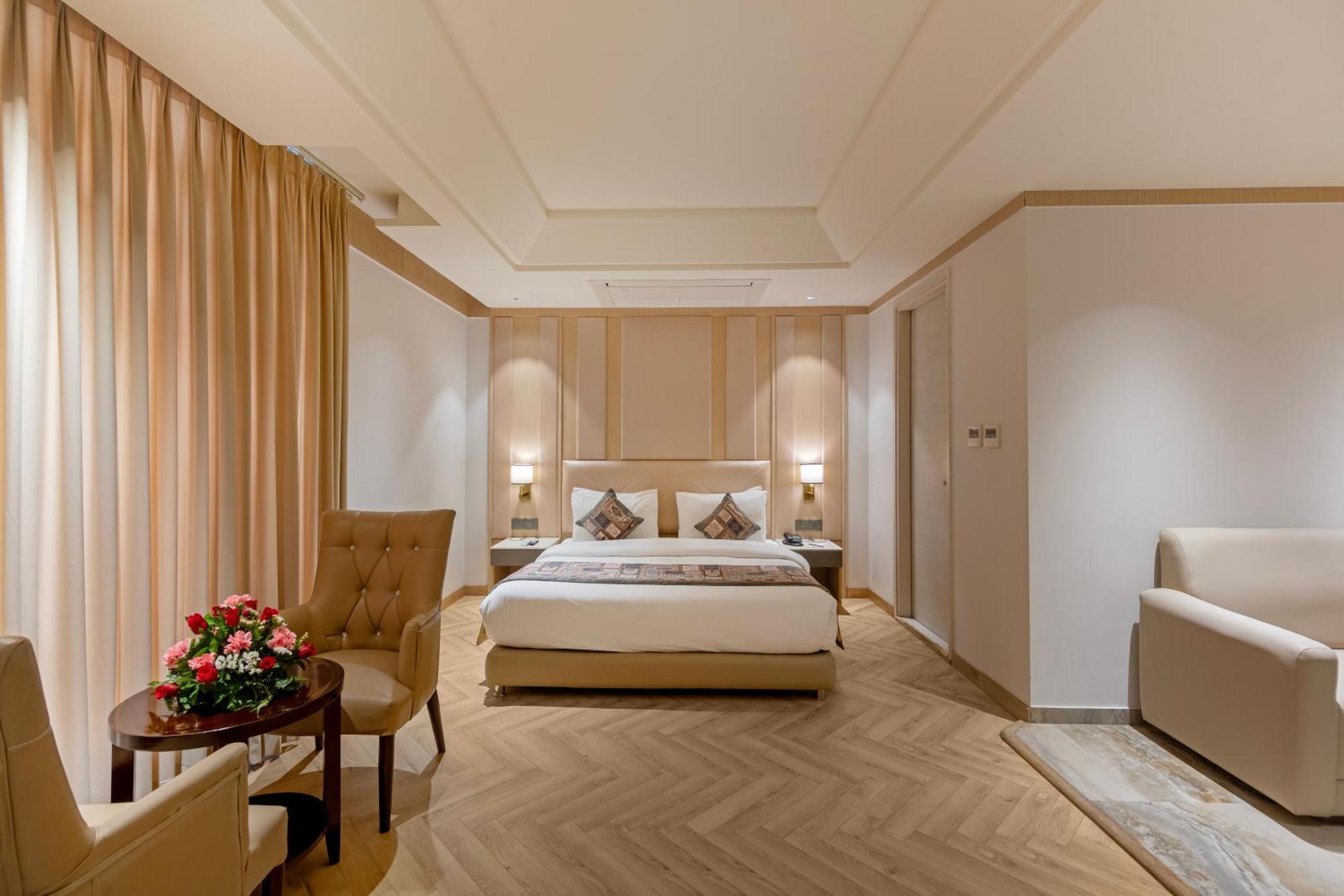 Sandoz Amritsar Near Golden Temple Екстериор снимка