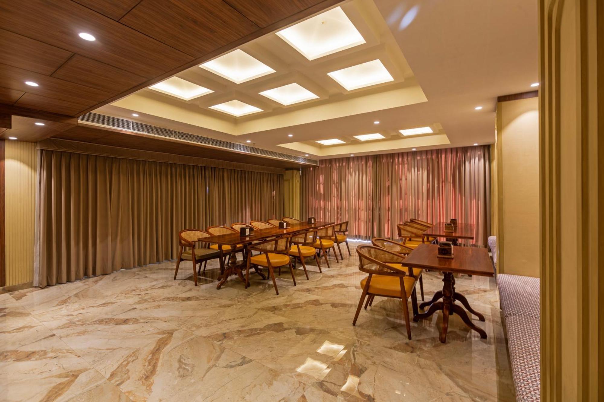 Sandoz Amritsar Near Golden Temple Екстериор снимка