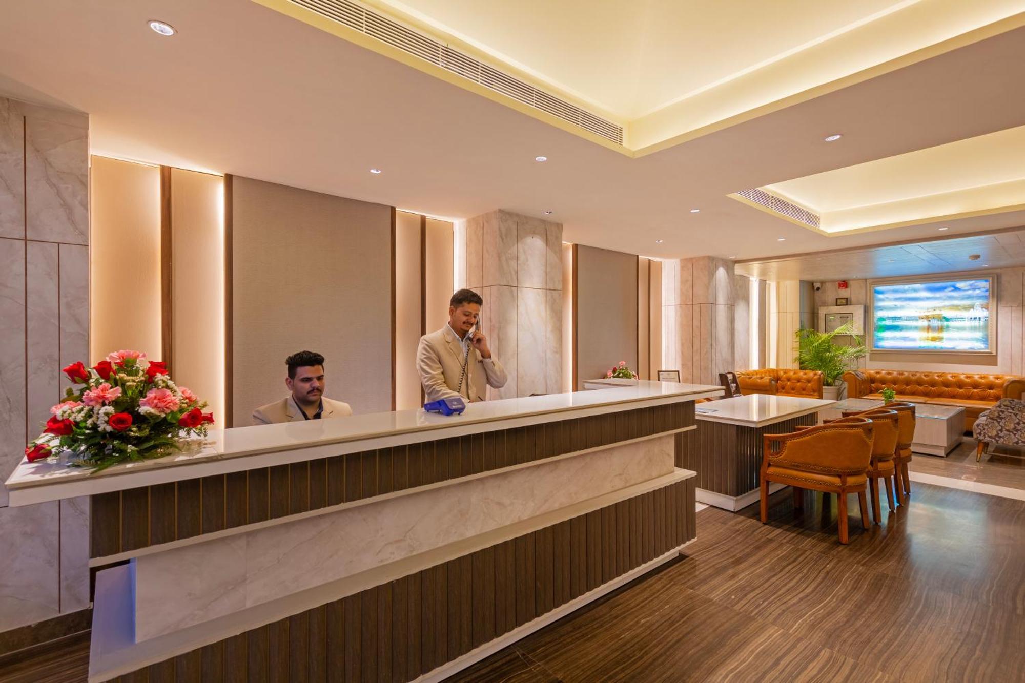 Sandoz Amritsar Near Golden Temple Екстериор снимка