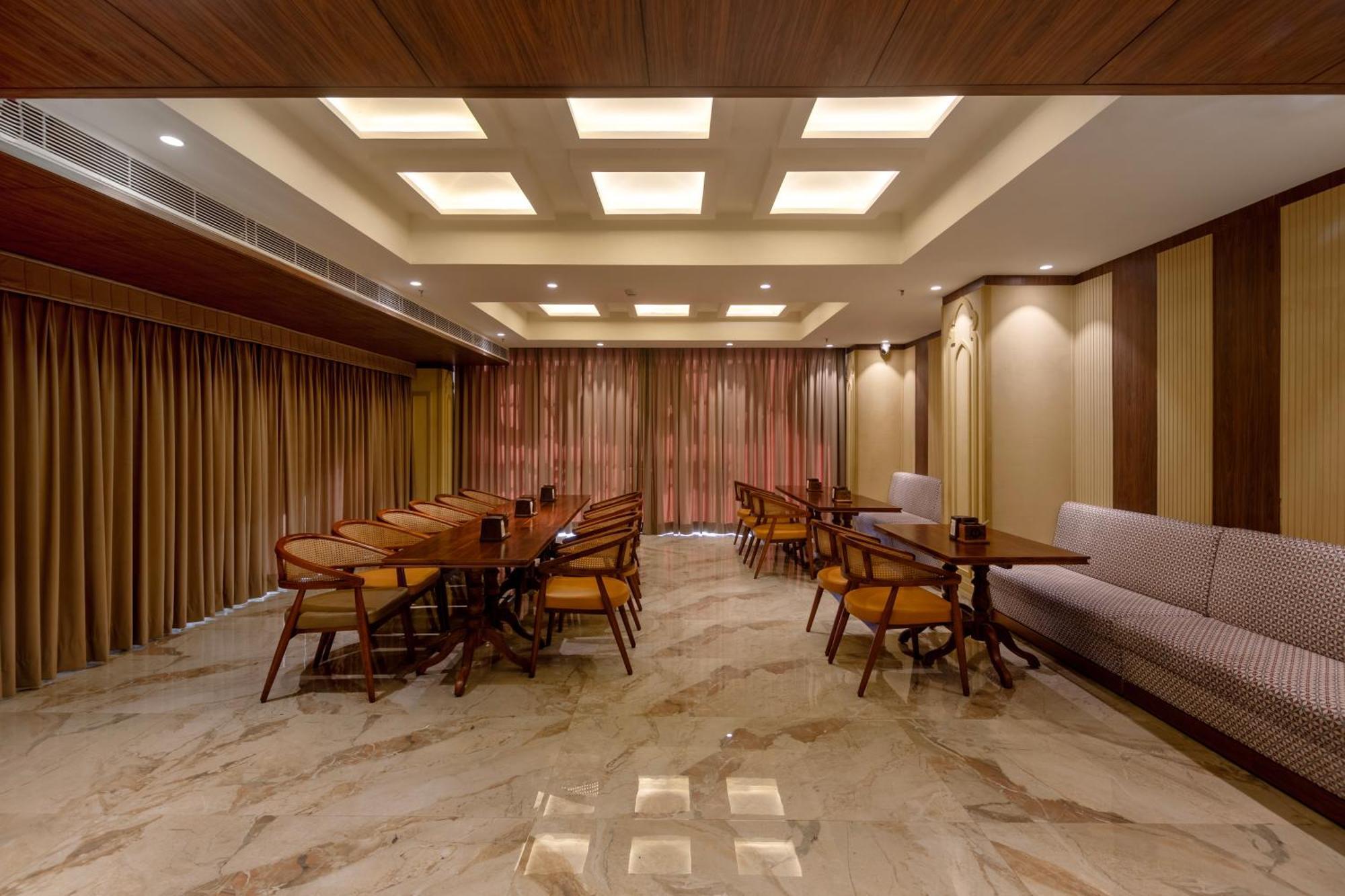 Sandoz Amritsar Near Golden Temple Екстериор снимка